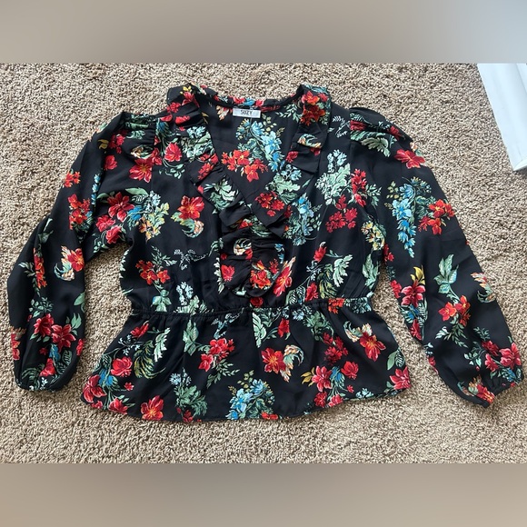 Suzy Shier Ruffled Floral Blouse - Picture 2 of 5